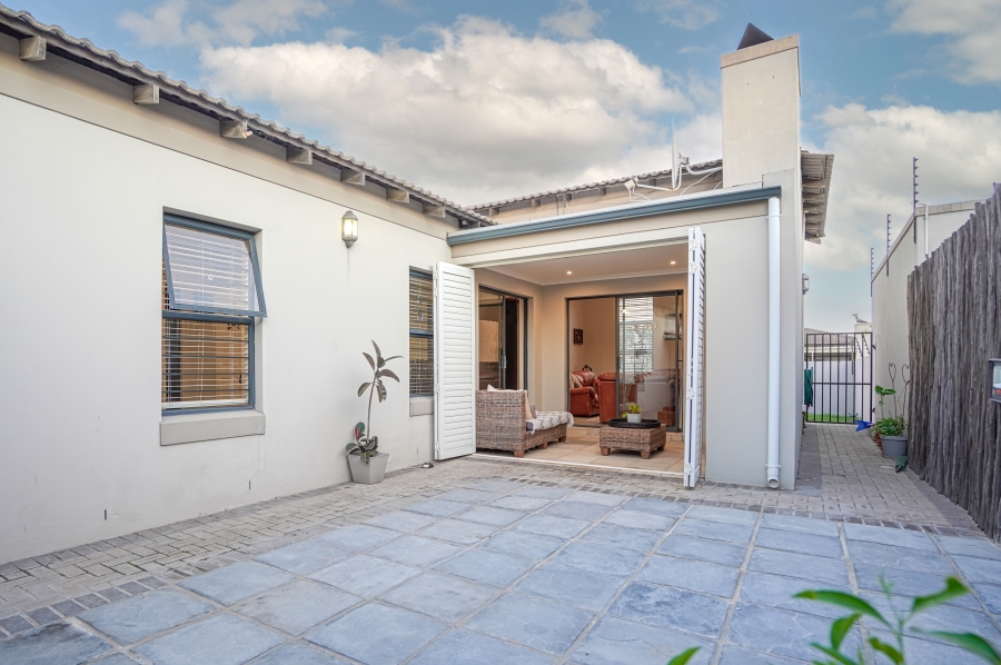 3 Bedroom Property for Sale in Parklands North Western Cape